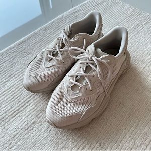 Adidas Ozweego Beige/Gray Sneakers